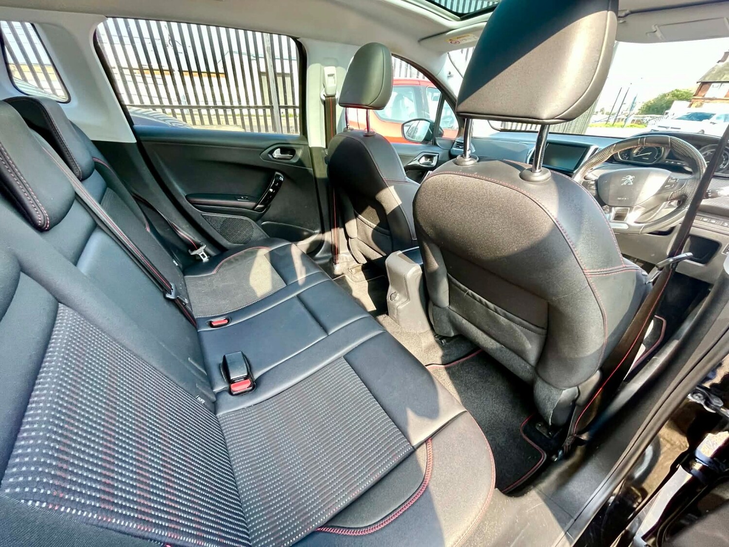 Used Peugeot 2008 2017 for sale - 77974800: Photo 17