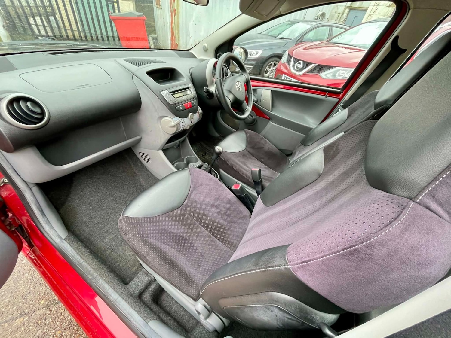 Used Toyota AYGO 2011 for sale - 77653251: Photo 15