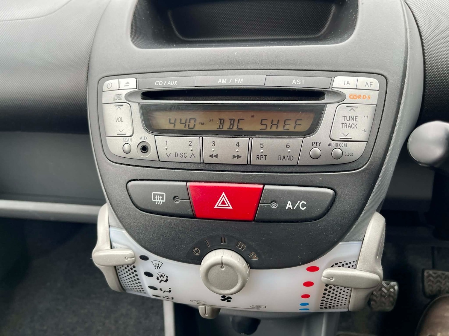 Used Toyota AYGO 2011 for sale - 77653251: Photo 18