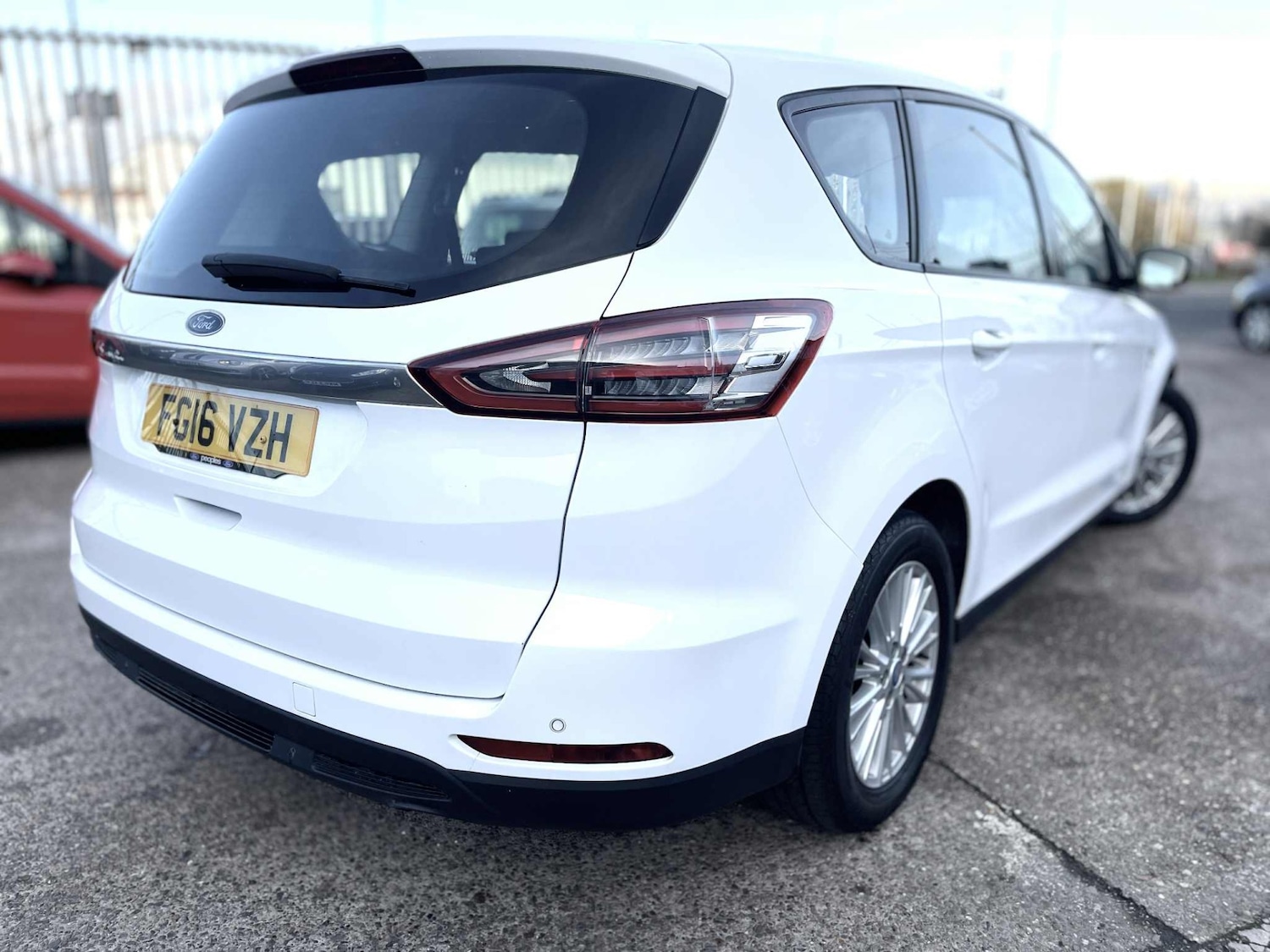 Used Ford S-Max 2016 for sale - 76579729: Photo 10