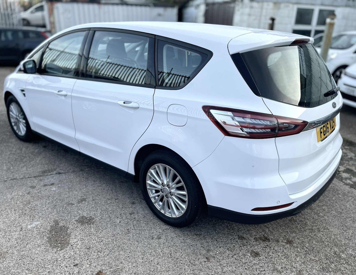 Used Ford S-Max 2016 for sale - 76579729: Photo 9