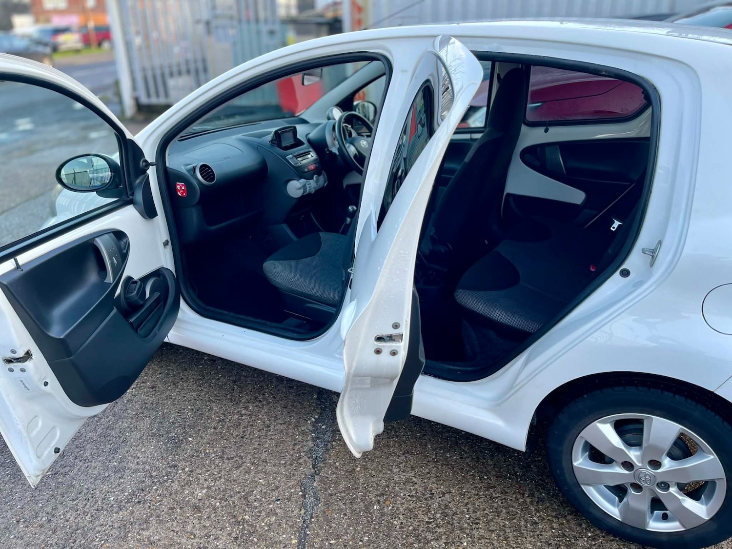 Used Toyota AYGO 2014 for sale - 77364059: Photo 13