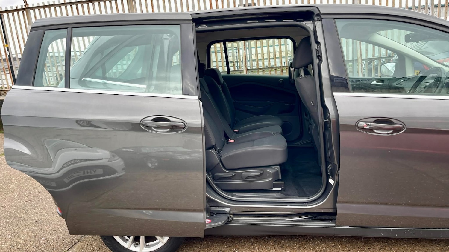 Used Ford Grand C-Max 2016 for sale - 77743264: Photo 8