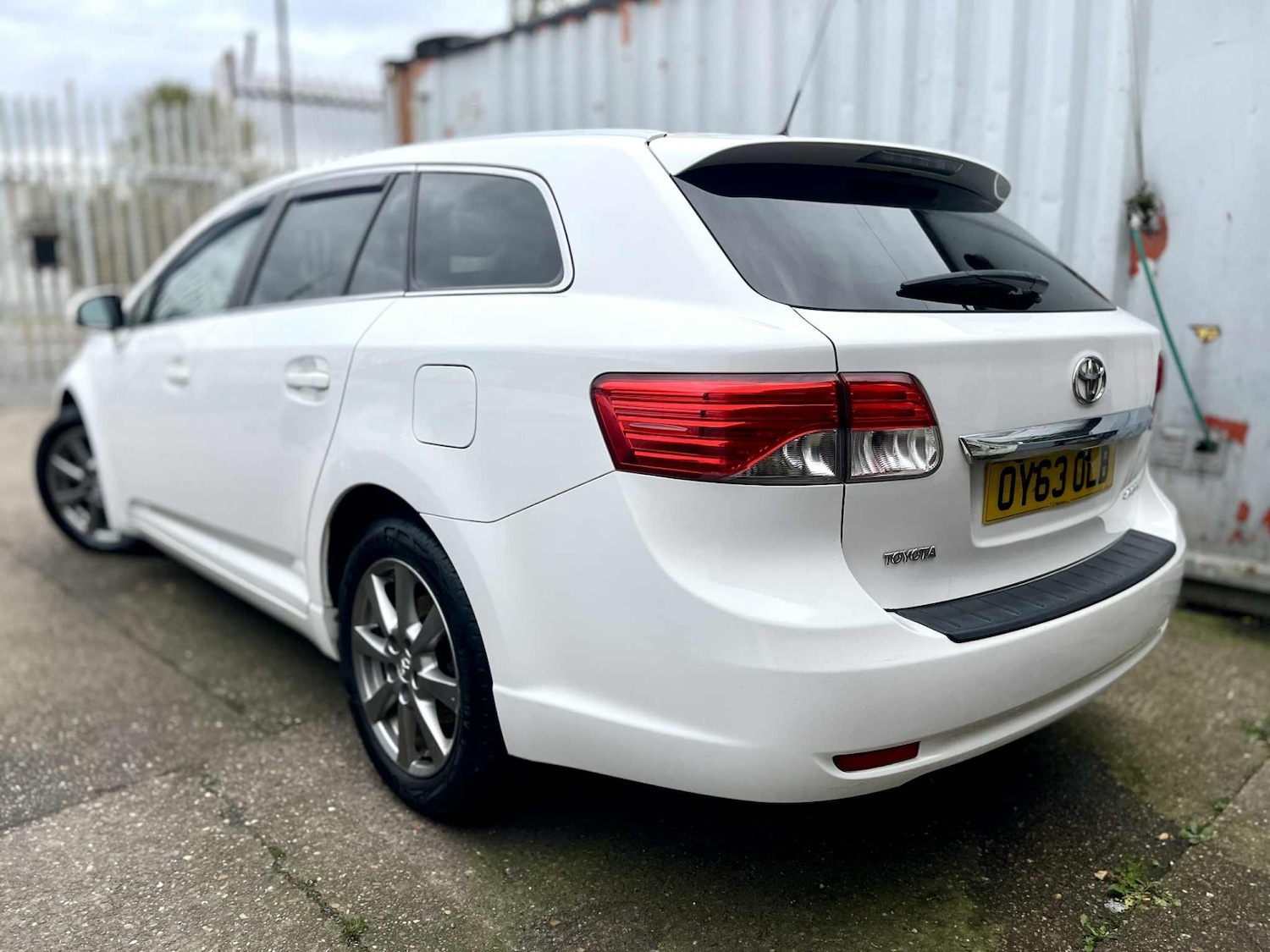 Used Toyota Avensis 2013 for sale - 77196277: Photo 10