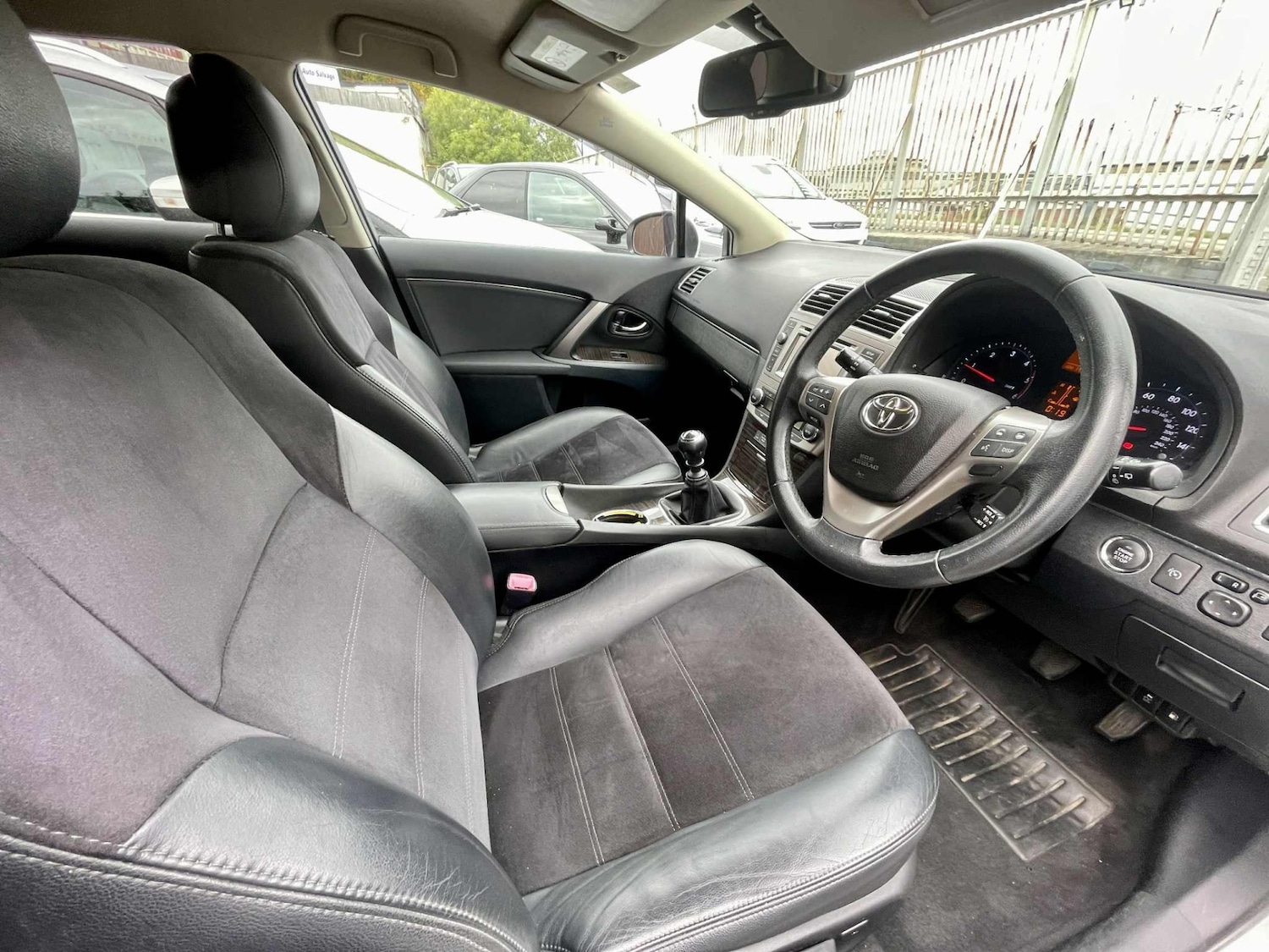 Used Toyota Avensis 2013 for sale - 77196277: Photo 13