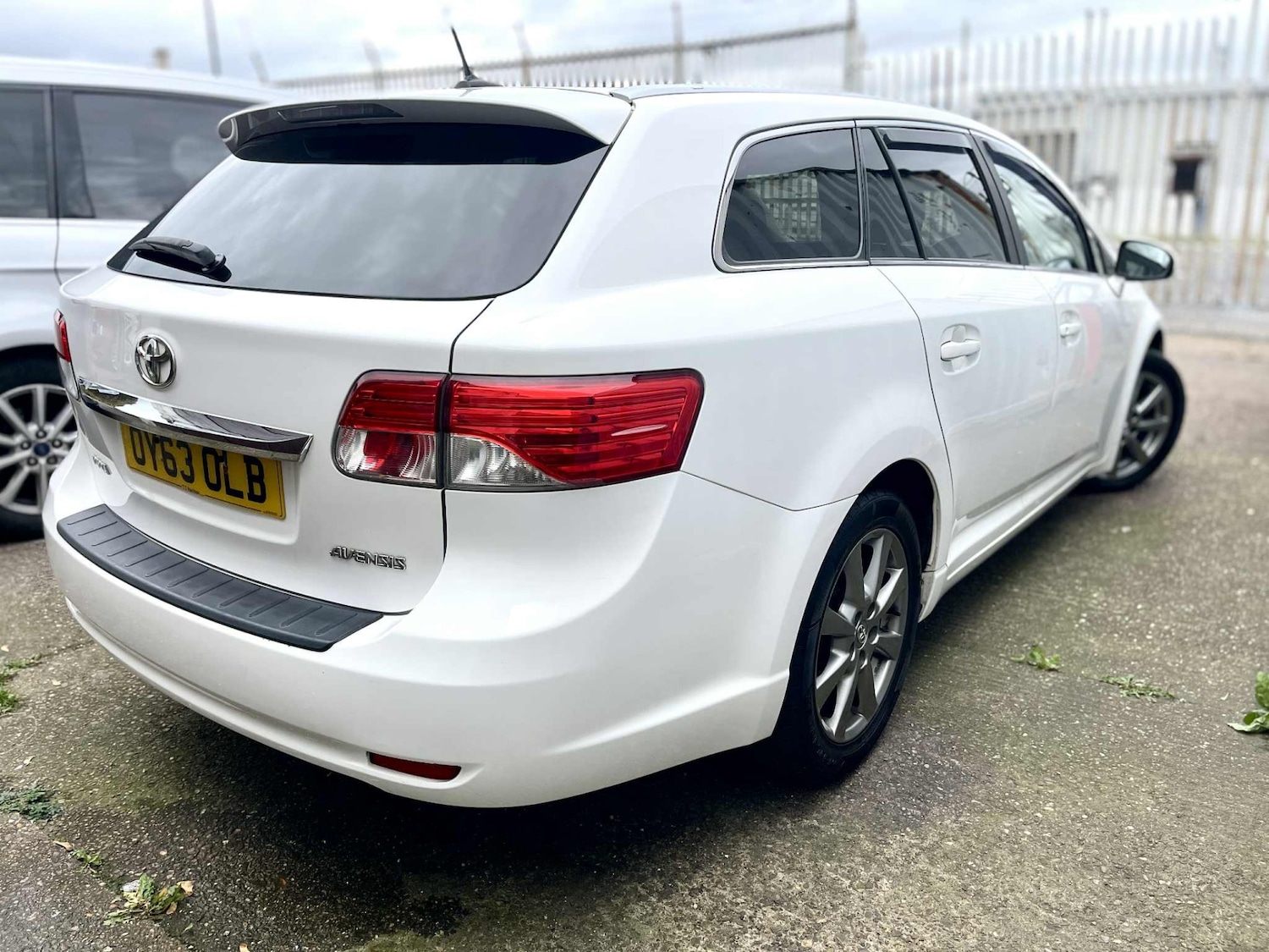 Used Toyota Avensis 2013 for sale - 77196277: Photo 9