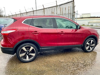 Used Nissan Qashqai 2015 for sale - 77447755: Photo