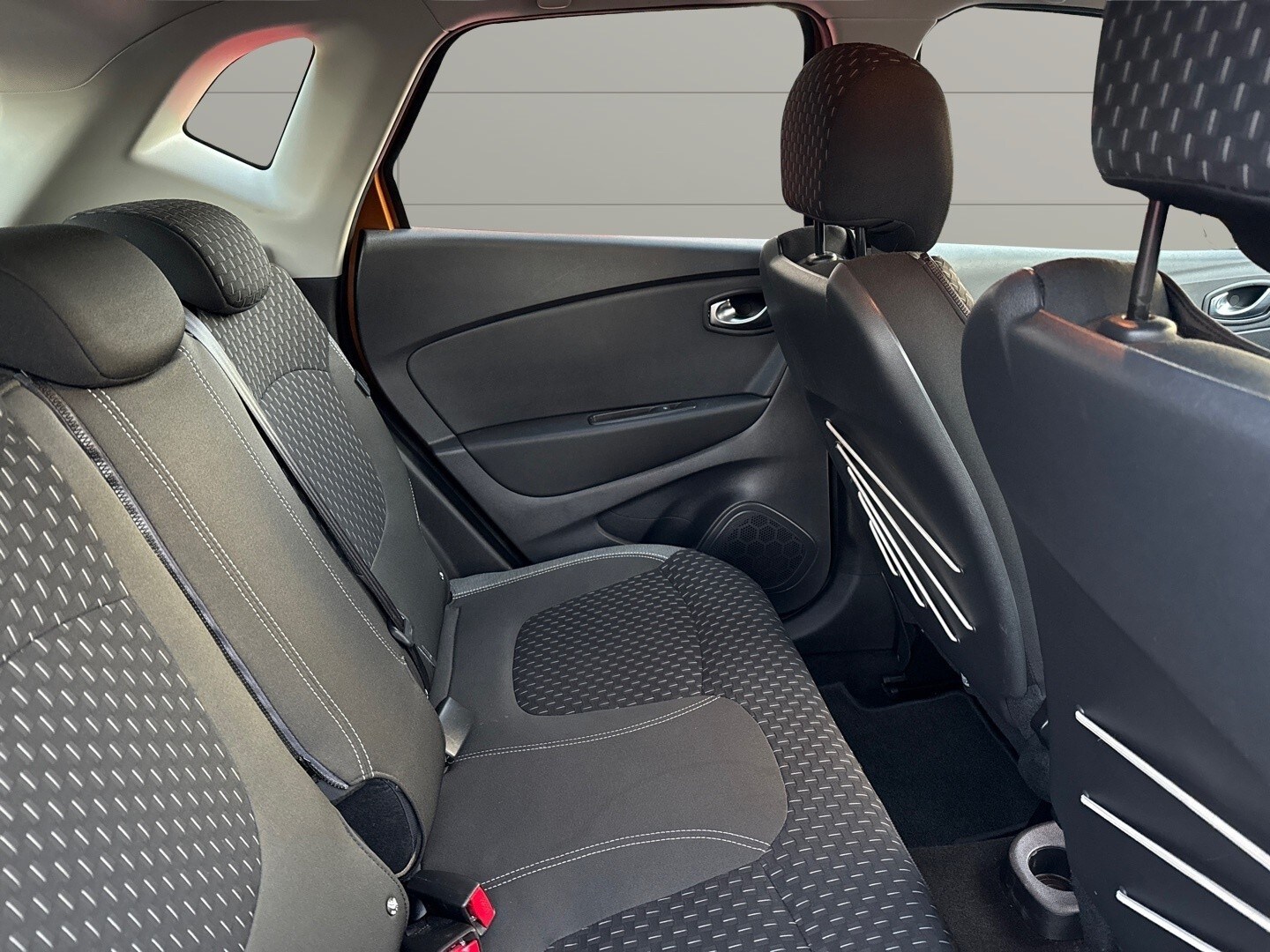 Used Renault Captur 2017 for sale - 77697510: Photo 12