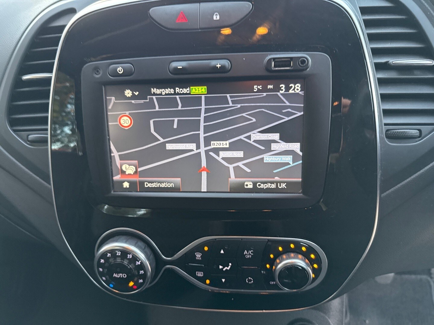 Used Renault Captur 2017 for sale - 77697510: Photo 14