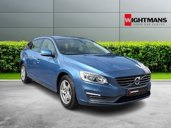 Used Volvo V60 2014 for sale - 79302240: Photo