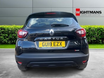 Used Renault Captur 2018 for sale - 76793784: Photo