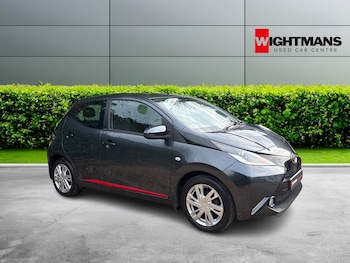 2014 - 1.0 VVT-i x-pression 5-Door