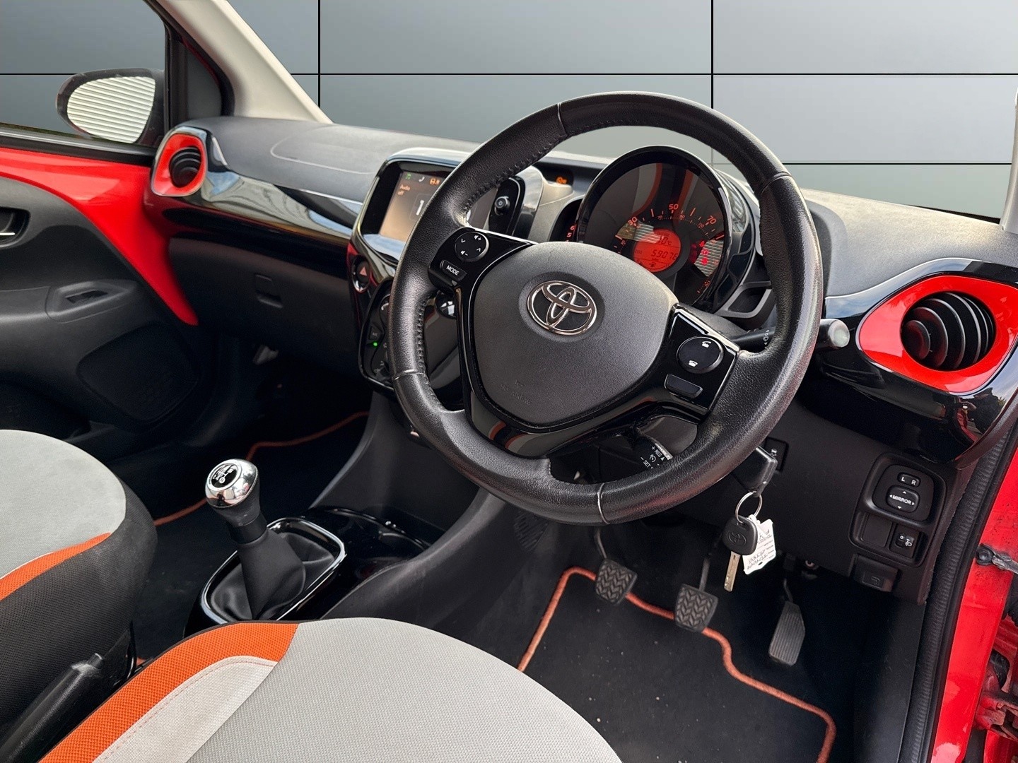 Used Toyota AYGO 2014 for sale - 77697505: Photo 6