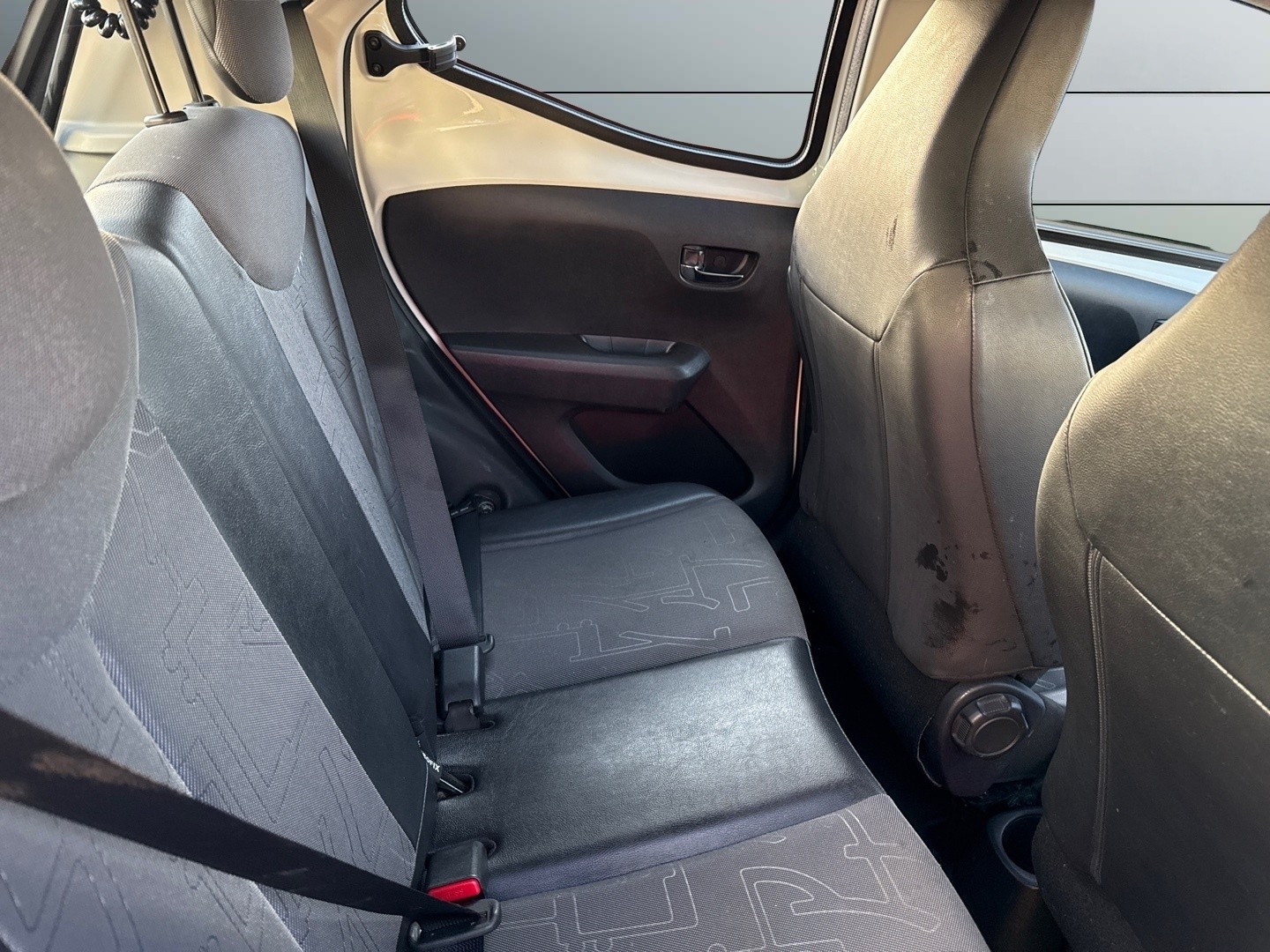 Used Toyota AYGO 2015 for sale - 76687235: Photo 11