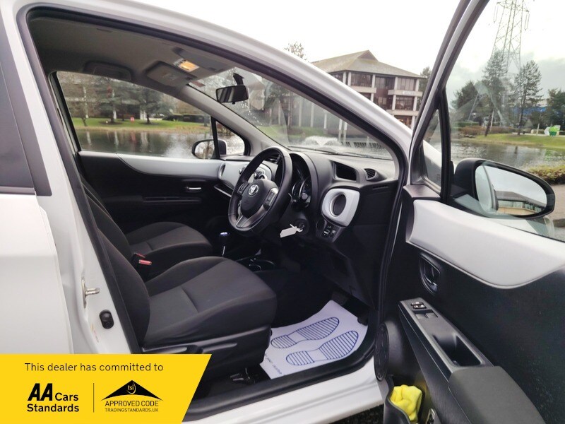 Used Toyota Yaris 2013 for sale - 77802399: Photo 21