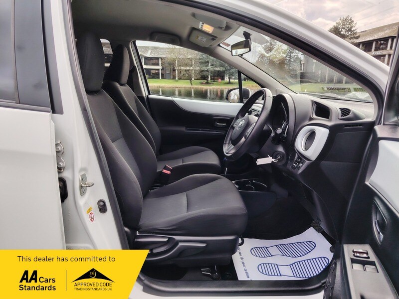 Used Toyota Yaris 2013 for sale - 77802399: Photo 23