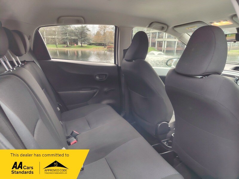 Used Toyota Yaris 2013 for sale - 77802399: Photo 24