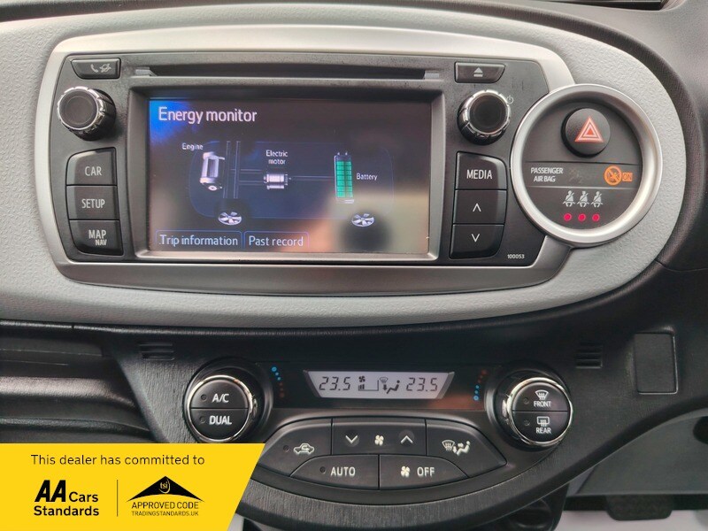 Used Toyota Yaris 2013 for sale - 77802399: Photo 28