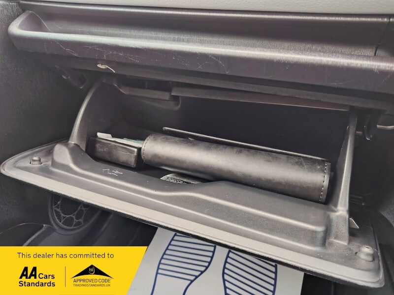 Used Toyota Yaris 2013 for sale - 77802399: Photo 30