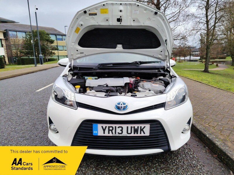 Used Toyota Yaris 2013 for sale - 77802399: Photo 35