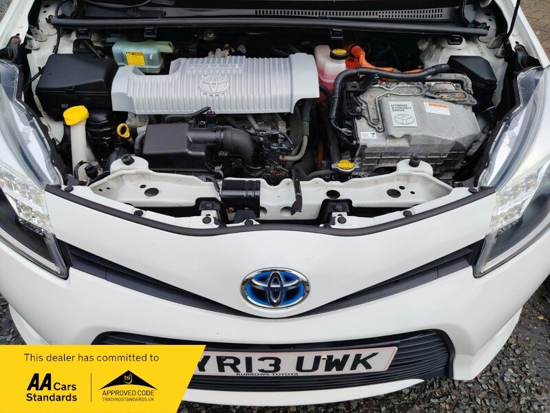 Used Toyota Yaris 2013 for sale - 77802399: Photo 37