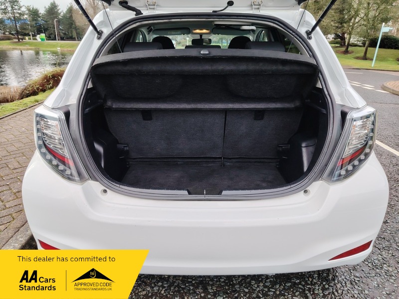 Used Toyota Yaris 2013 for sale - 77802399: Photo 8