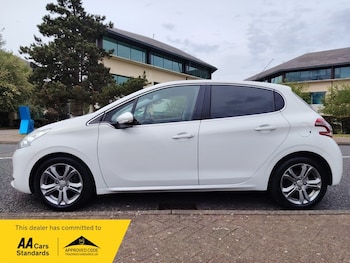 Used Peugeot 208 2014 for sale - 78459074: Photo