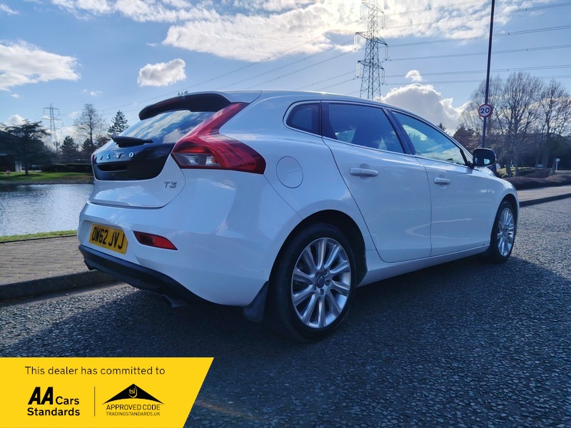 Used Volvo V40 2012 for sale - 77802401: Photo 11