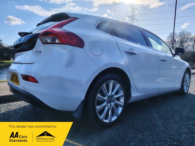 Used Volvo V40 2012 for sale - 77802401: Photo 21