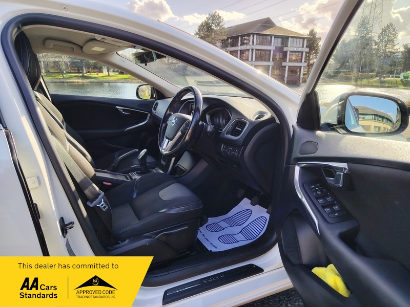 Used Volvo V40 2012 for sale - 77802401: Photo 22