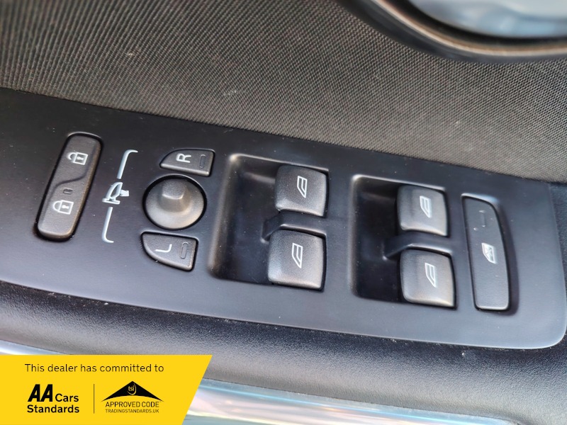 Used Volvo V40 2012 for sale - 77802401: Photo 23