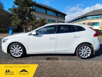 Used Volvo V40 2012 for sale - 77802401: Photo