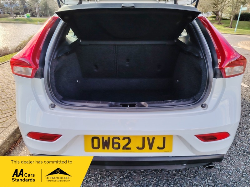 Used Volvo V40 2012 for sale - 77802401: Photo 8
