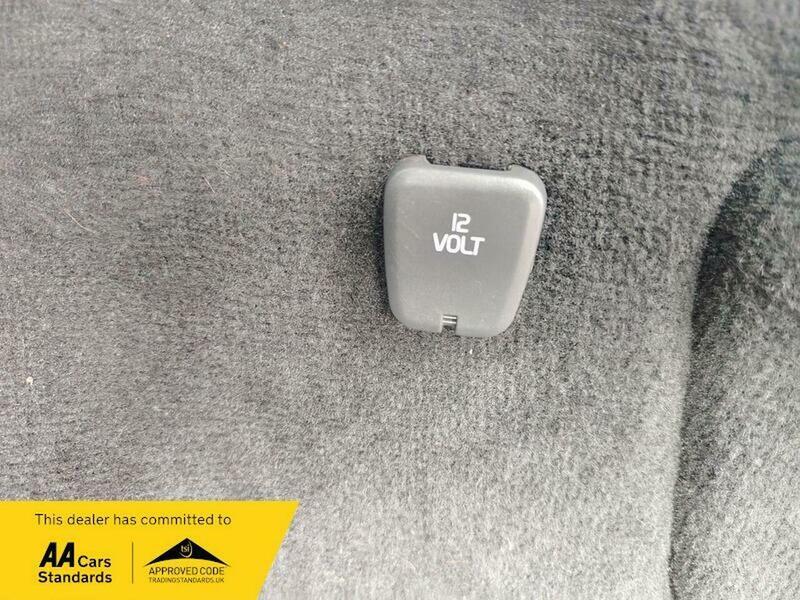 Used Volvo V50 2005 for sale - 77821791: Photo 11