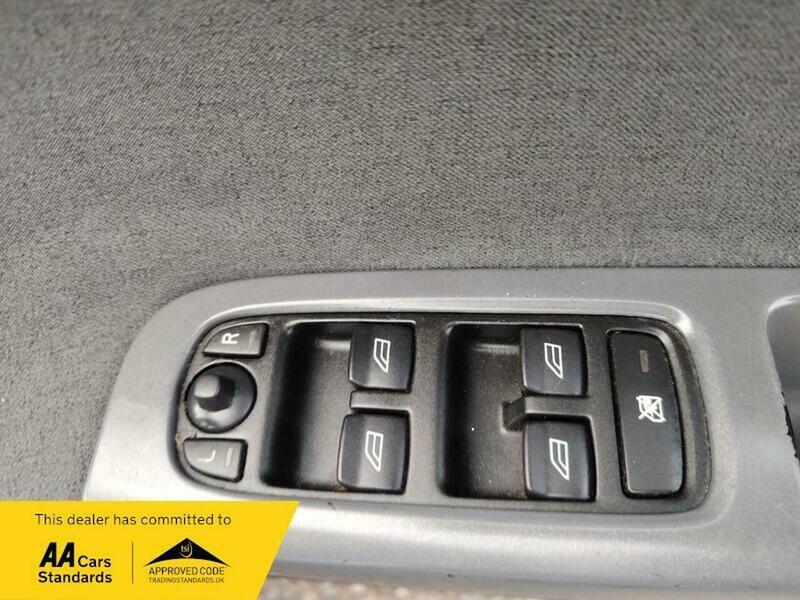 Used Volvo V50 2005 for sale - 77821791: Photo 25