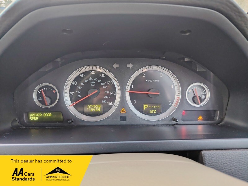 Used Volvo XC90 2010 for sale - 77802409: Photo 32