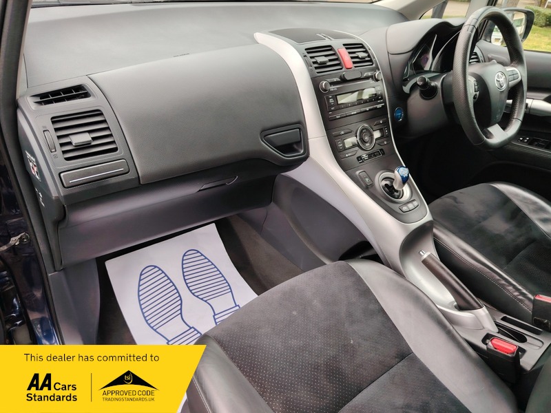 Used Toyota Auris 2010 for sale - 78097609: Photo 38