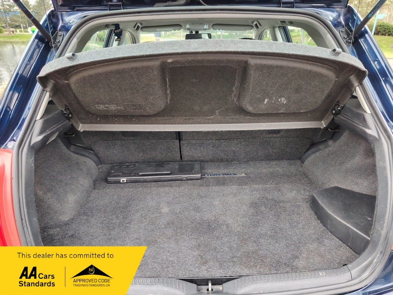 Used Toyota Auris 2010 for sale - 78097609: Photo 9