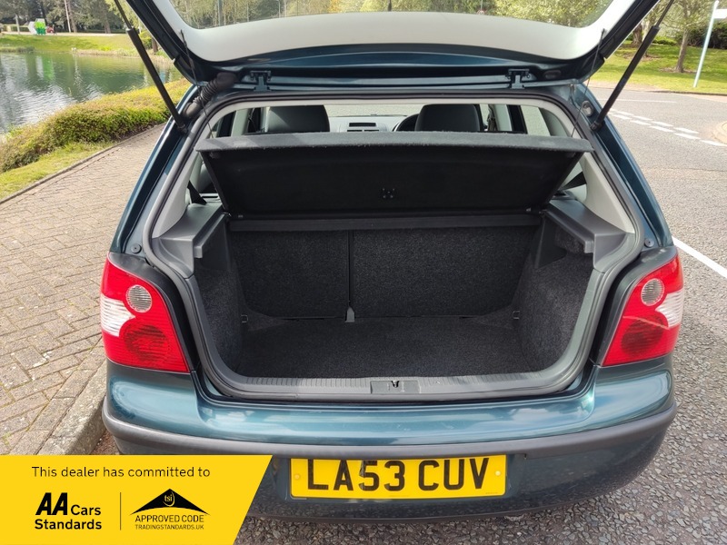 Used Volkswagen Polo 2004 for sale - 78111500: Photo 9