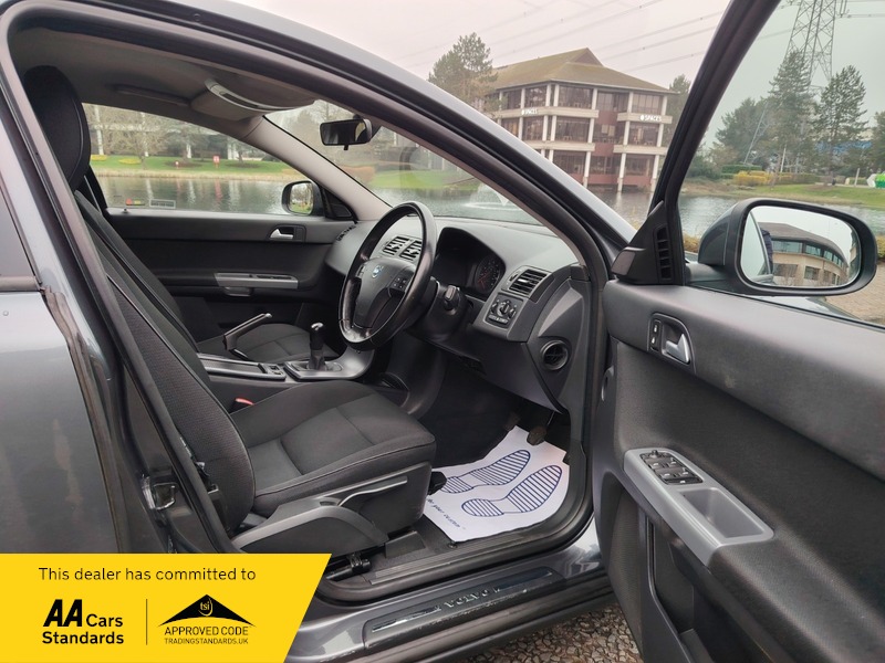 Used Volvo S40 2010 for sale - 77802397: Photo 22