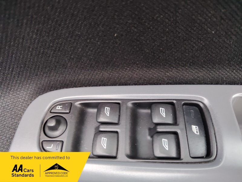 Used Volvo S40 2010 for sale - 77802397: Photo 23