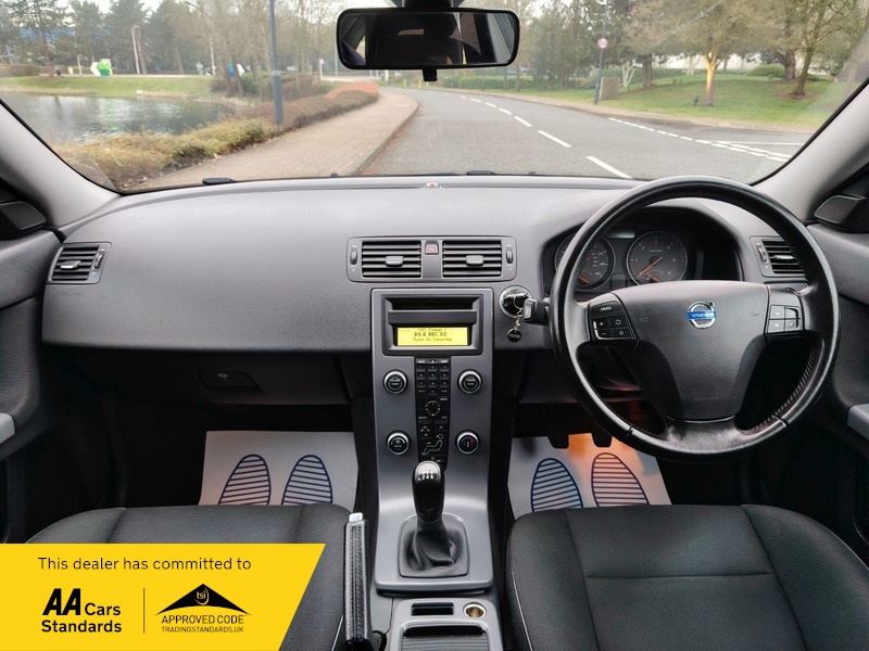 Used Volvo S40 2010 for sale - 77802397: Photo 28