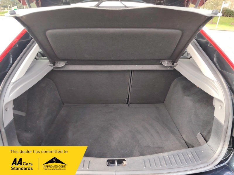 Used Ford Focus 2010 for sale - 77836490: Photo 9