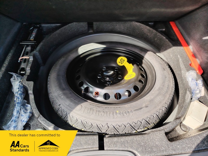 Used Volvo V50 2012 for sale - 78140864: Photo 11