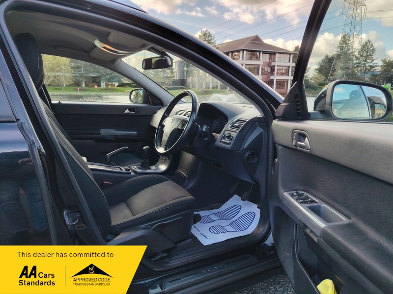 Used Volvo V50 2012 for sale - 78140864: Photo 23