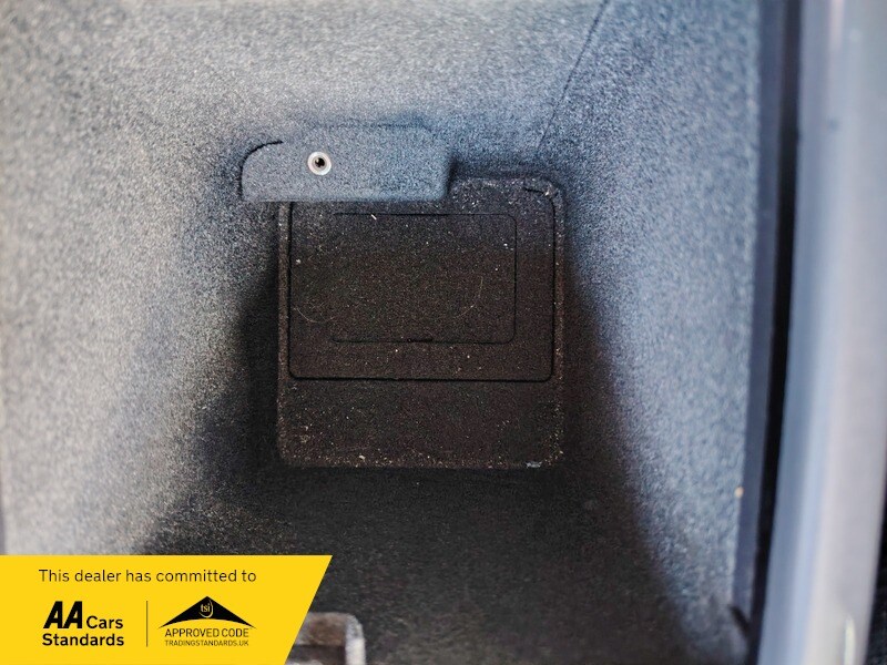 Used Volvo V50 2012 for sale - 78140864: Photo 32