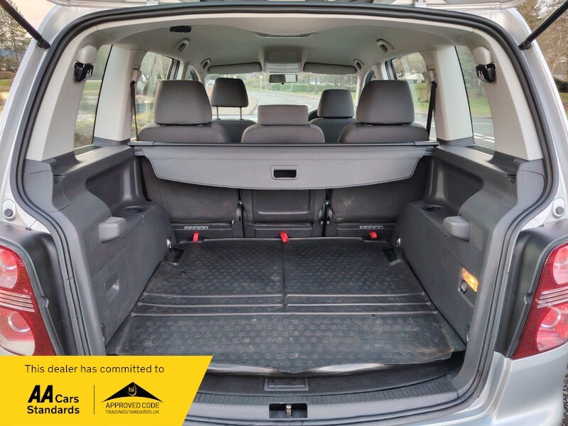 Used Volkswagen Touran 2009 for sale - 77802386: Photo 10