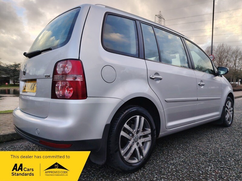 Used Volkswagen Touran 2009 for sale - 77802386: Photo 24