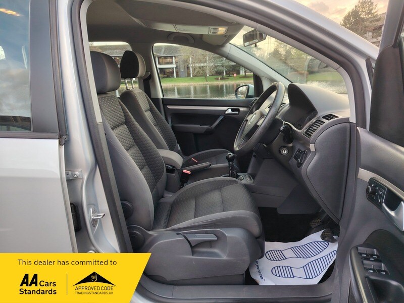 Used Volkswagen Touran 2009 for sale - 77802386: Photo 28