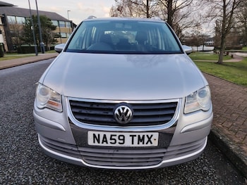 Used Volkswagen Touran 2009 for sale - 77802386: Photo